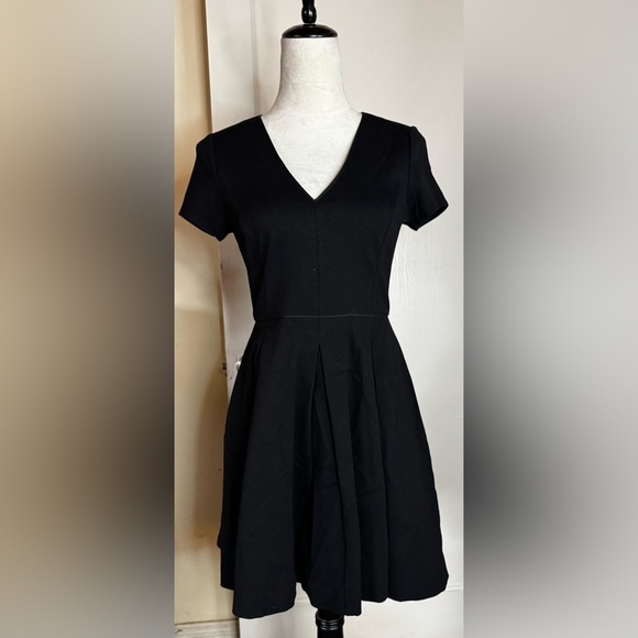 Banana Republic Skater Dress pleated Circle Skirt flirty feminine cocktail noir - Picture 7 of 11